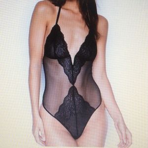 Victoria’s Secret black lace V-wire teddy medium never worn